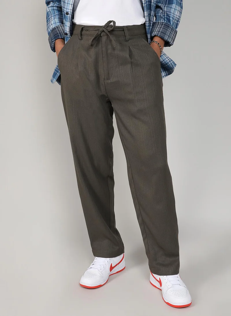 Campus Sutra  Men's Olive Green Tailored Linen-Blend Trousers For Casual Wear | Tailored Fit | 4 Pockets | Drawstring Closure | Trousers Crafted With Comfort Fit For Everyday Wear for Men | Best Price UAE